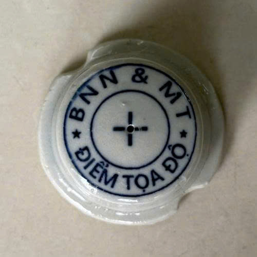 Mốc sứ (cái)