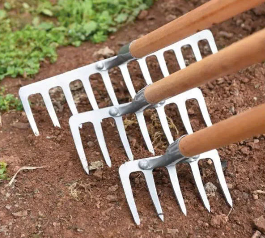 Cào xới đất đa năng cán gỗ (KT 28*14cm)